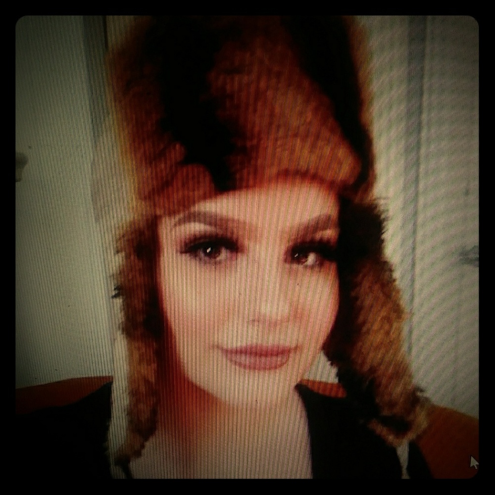 Woman suede and fox fur hat
